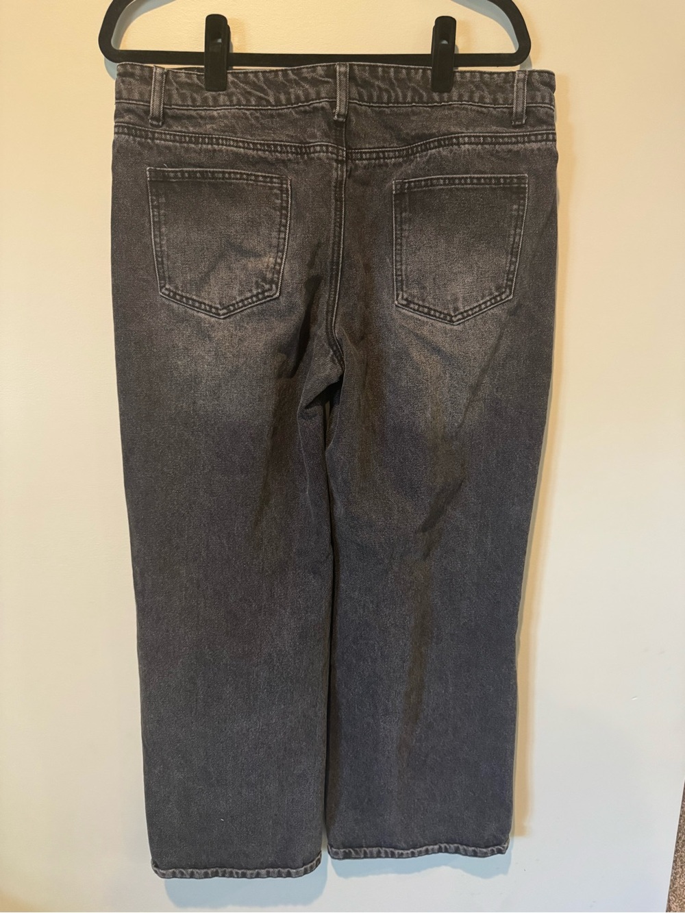 Edikted Low Rise Baggy Jeans - Picture 3 of 3